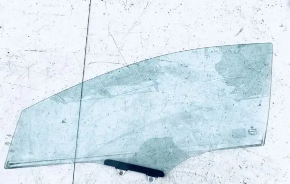 Honda Civic Front door window glass four-door