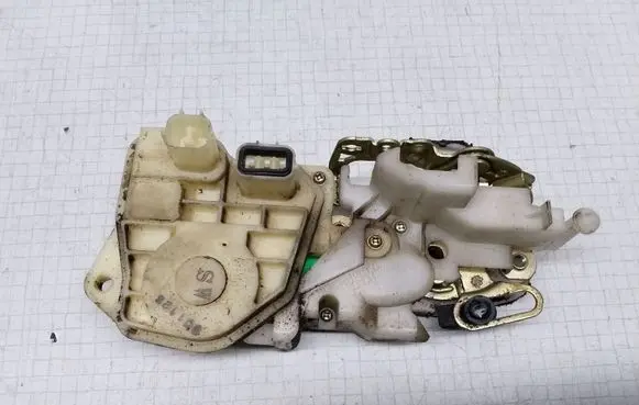 Honda Civic Front door lock