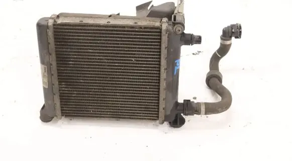 BMW 1 F40 Coolant radiator 7634565
