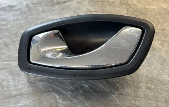 Renault Megane III Front door interior handle 826730001R