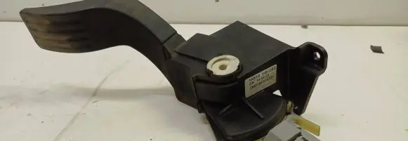 Ford Focus Accelerator throttle pedal 2M519F836AD 100403