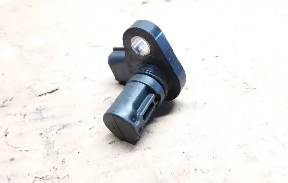 Subaru Legacy Camshaft position sensor J5T33471
