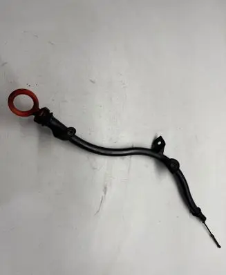 Volkswagen PASSAT B7 Oil level dip stick 03L103634
