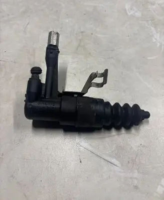 Volkswagen PASSAT B5.5 Clutch slave cylinder 8E0721257F