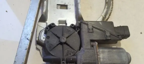 Opel Meriva A Front door window regulator motor 93389552 400718G