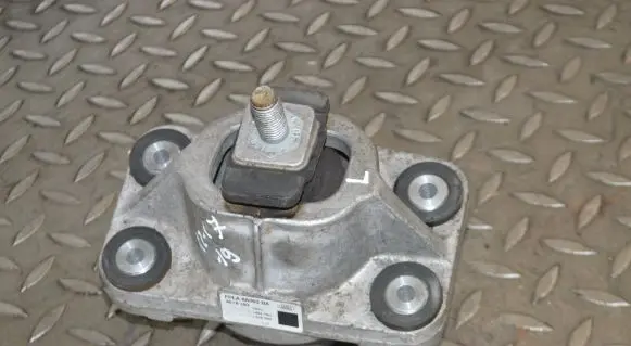 Land Rover Range Rover Sport L494 Engine mount bracket FPLA6A003BA