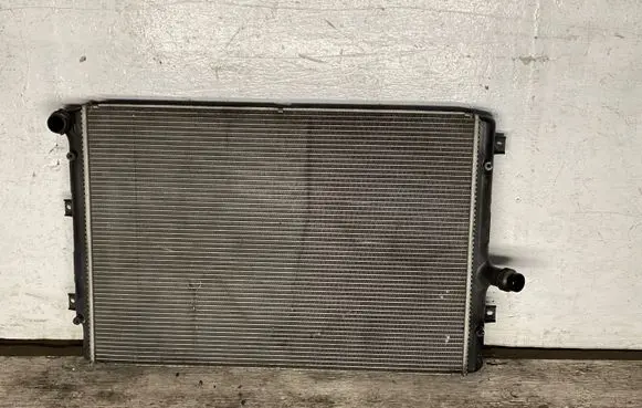 Volkswagen PASSAT B6 Coolant radiator 3c0121253q