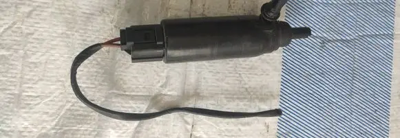 BMW 3 F30 F35 F31 Headlight washer pump 7217792