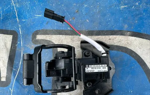 Mercedes-Benz V Class W447 Tailgate/trunk/boot hinge A4476700900 2621006130