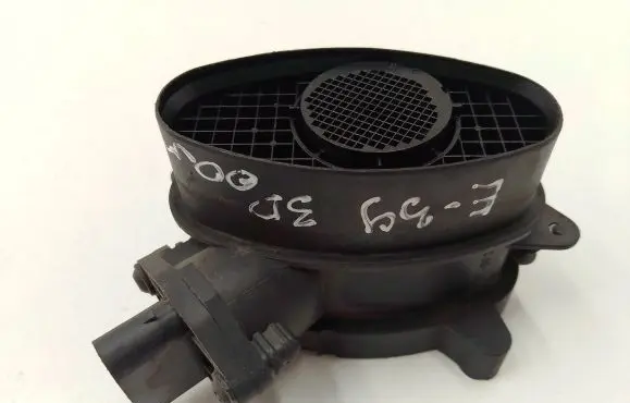 BMW 5 E39 Mass air flow meter 0928400468