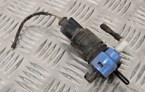 Audi A6 S6 C4 4A Windscreen/windshield washer pump 021168 2800115 107819