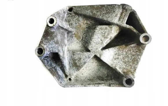 AC 428 Engine mount bracket 749284