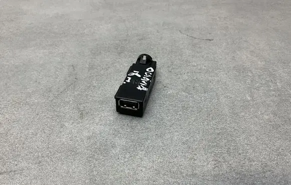 Skoda Octavia Mk3 (5E) USB socket connector 5Q0035726M