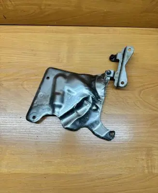 BMW 7 F01 F02 F03 F04 Heat shield in engine bay 7558904 7559056