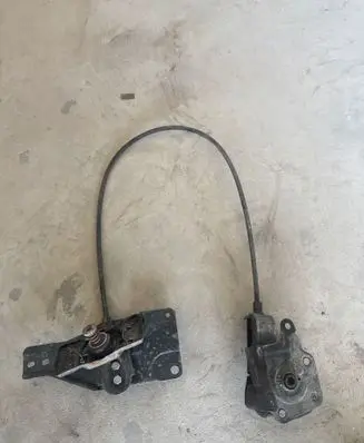 Renault Master III Spare wheel mounting bracket 