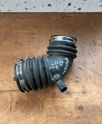 Chrysler PT Cruiser Air intake hose/pipe 04891558AA