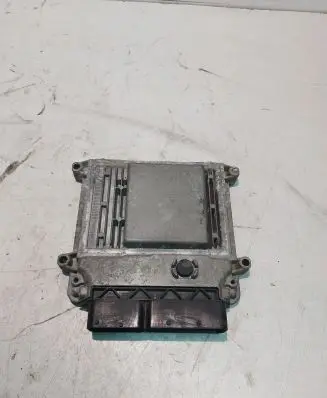 KIA Ceed Engine control unit/module 391202B500 1039S21599 0261201326