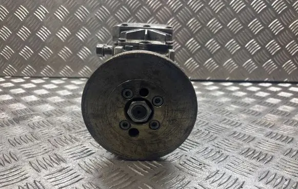 Audi A6 S6 C5 4B Fuel injection high pressure pump 04705066038 059130106K