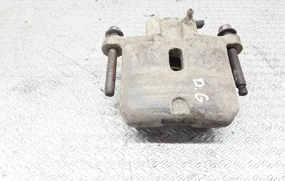 Mitsubishi Pajero Rear brake caliper