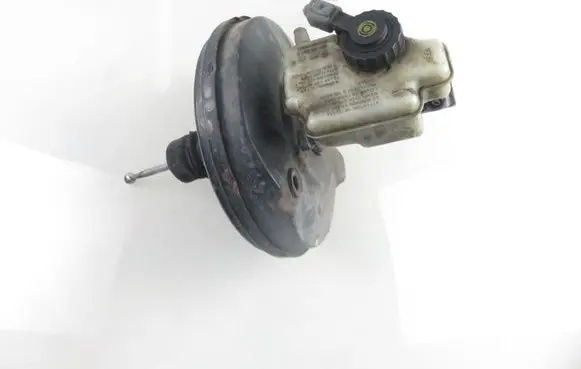 Volkswagen Golf V Brake booster 0204051068 1K1614105AJ