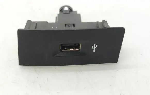 Volkswagen Transporter - Caravelle T6 USB socket connector 5Q0035726N 317015361050