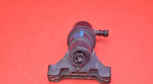 BMW 7 E65 E66 Windshield washer spray nozzle 