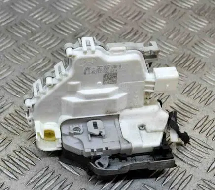 Audi A4 S4 B9 8W Front door lock 8X2837016B