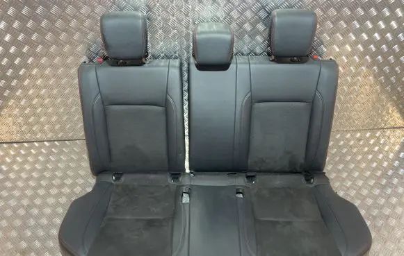 Suzuki Vitara (LY) Second row seats PK19134