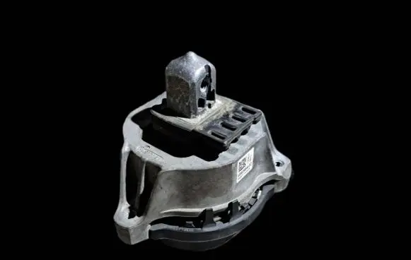 BMW 5 G30 G31 Engine mount bracket 6860464