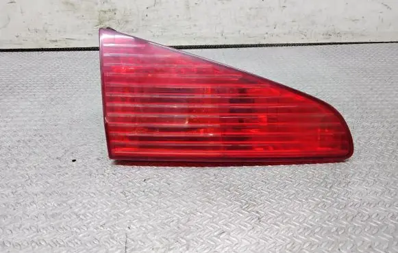 Peugeot 607 Tailgate rear/tail lights