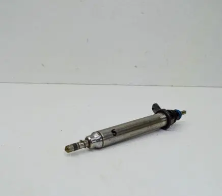Mercedes-Benz GLE (W166 - C292) Fuel injector A2560700187