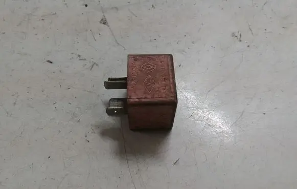 Renault Clio II Other relay 8200308271