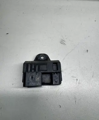 BMW 5 F10 F11 Glow plug pre-heat relay 8519472 0522140104 140603