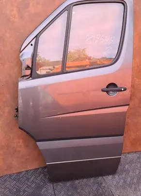 Mercedes-Benz Sprinter W906 Front door