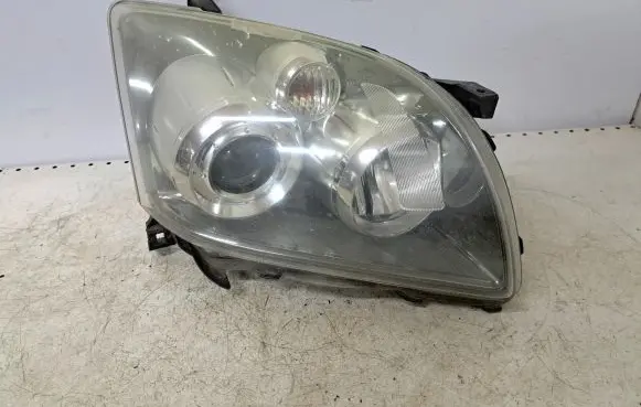 Toyota Avensis T250 Headlight/headlamp