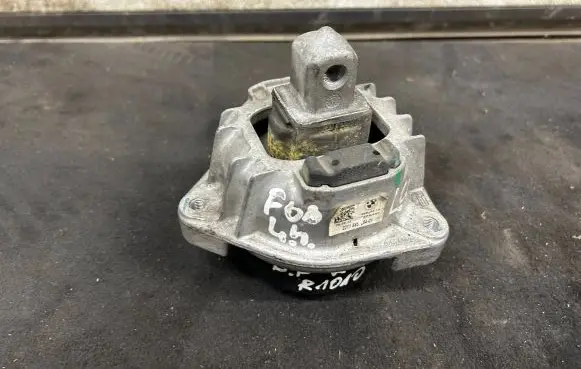 BMW 7 F01 F02 F03 F04 Engine mount bracket 6851264