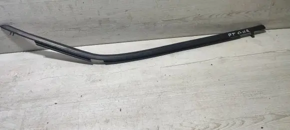 Toyota C-HR I Rear door windshield rail P7GH