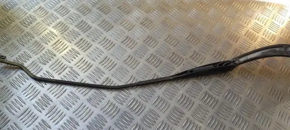 Front wiper blade arm
