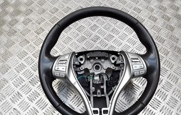 Nissan Qashqai Steering wheel 34154207B