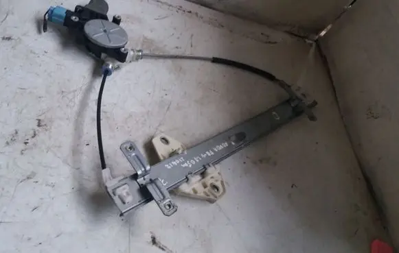 Honda FR-V Front door window regulator with motor 509200