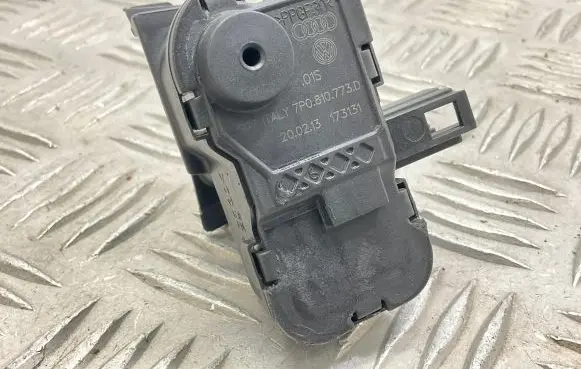 Fuel tank cap lock