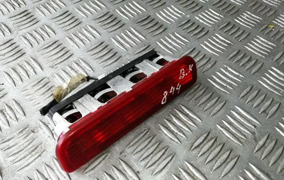 Citroen Nemo Third/center stoplight