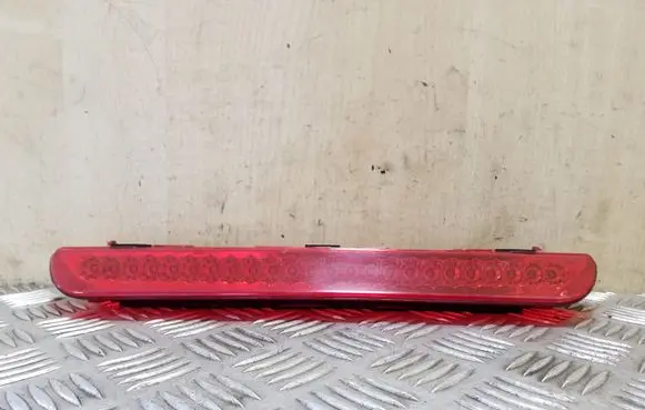 KIA Sportage Third/center stoplight