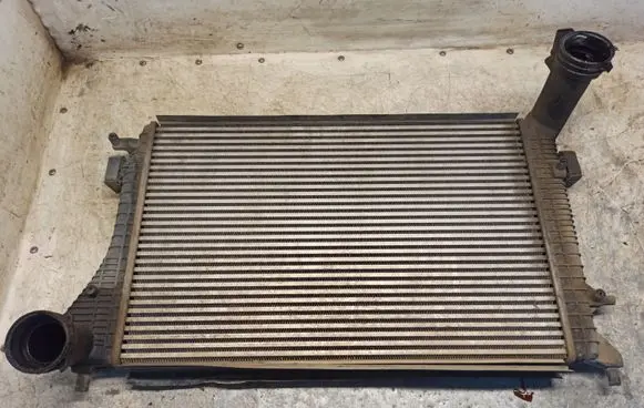Volkswagen Caddy Intercooler radiator