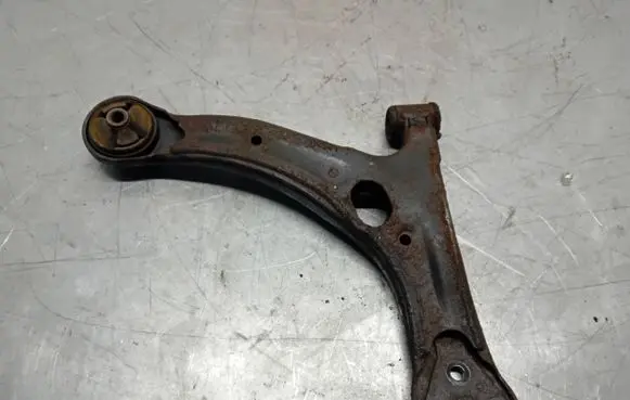 Toyota Corolla Verso AR10 Front lower control arm/wishbone
