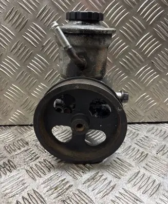 Toyota Avensis T250 Power steering pump