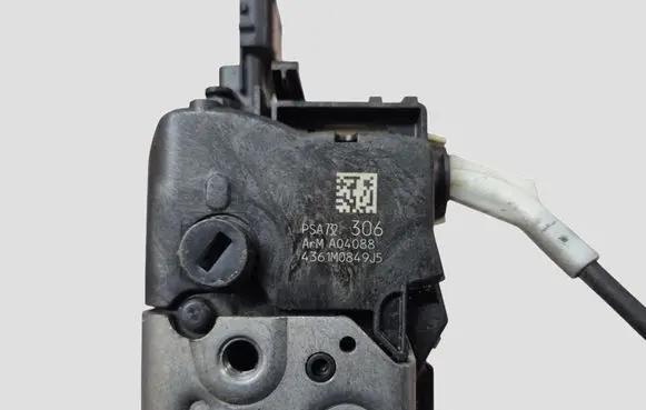 Citroen C3 Front door lock 732306 A04088