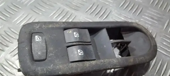 Renault Megane II Electric window control switch 156018070