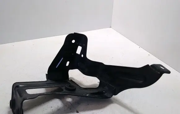 Audi A6 S6 C6 4F Intercooler pipe mounting bracket 03G131529B