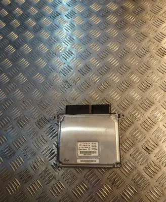 Mercedes-Benz C W204 Engine control unit/module A6461502734 28158989 A0054467440
